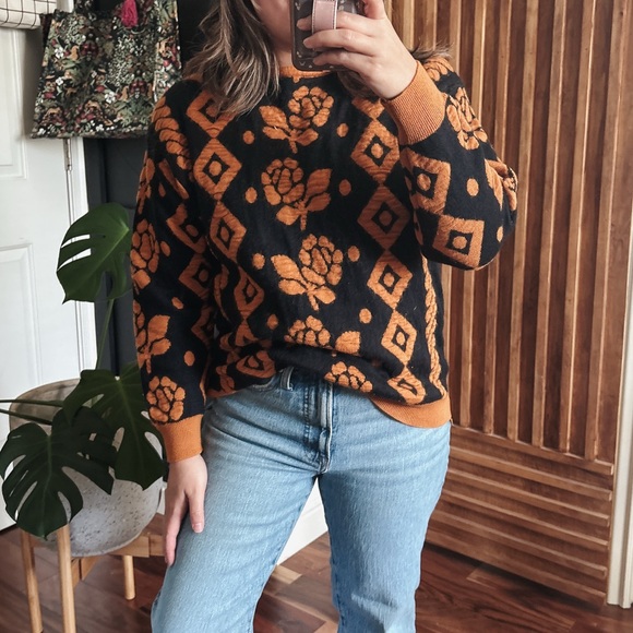 Vintage Crew neck Wool Blend Floral print Sweater. Size L - Picture 4 of 10